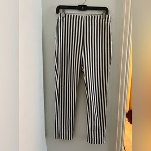 Striped grey and white leggings!